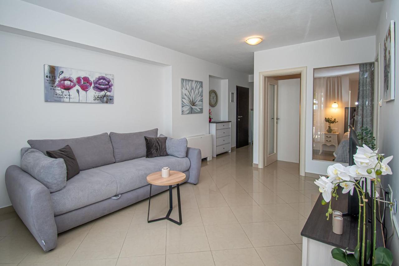 Beachfront Apartments Gabine Kaštela Kültér fotó