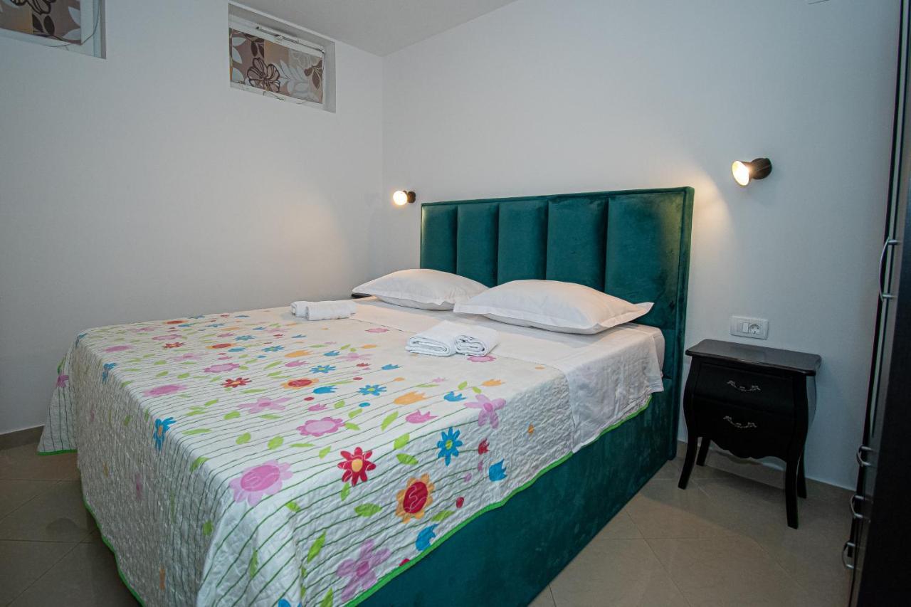 Beachfront Apartments Gabine Kaštela Kültér fotó