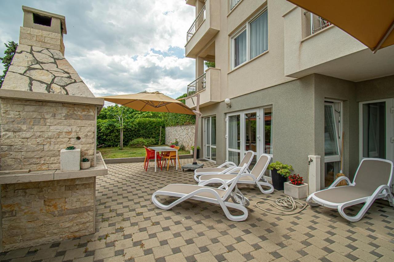 Beachfront Apartments Gabine Kaštela Kültér fotó