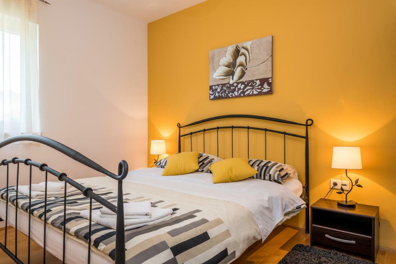 Beachfront Apartments Gabine Kaštela Kültér fotó