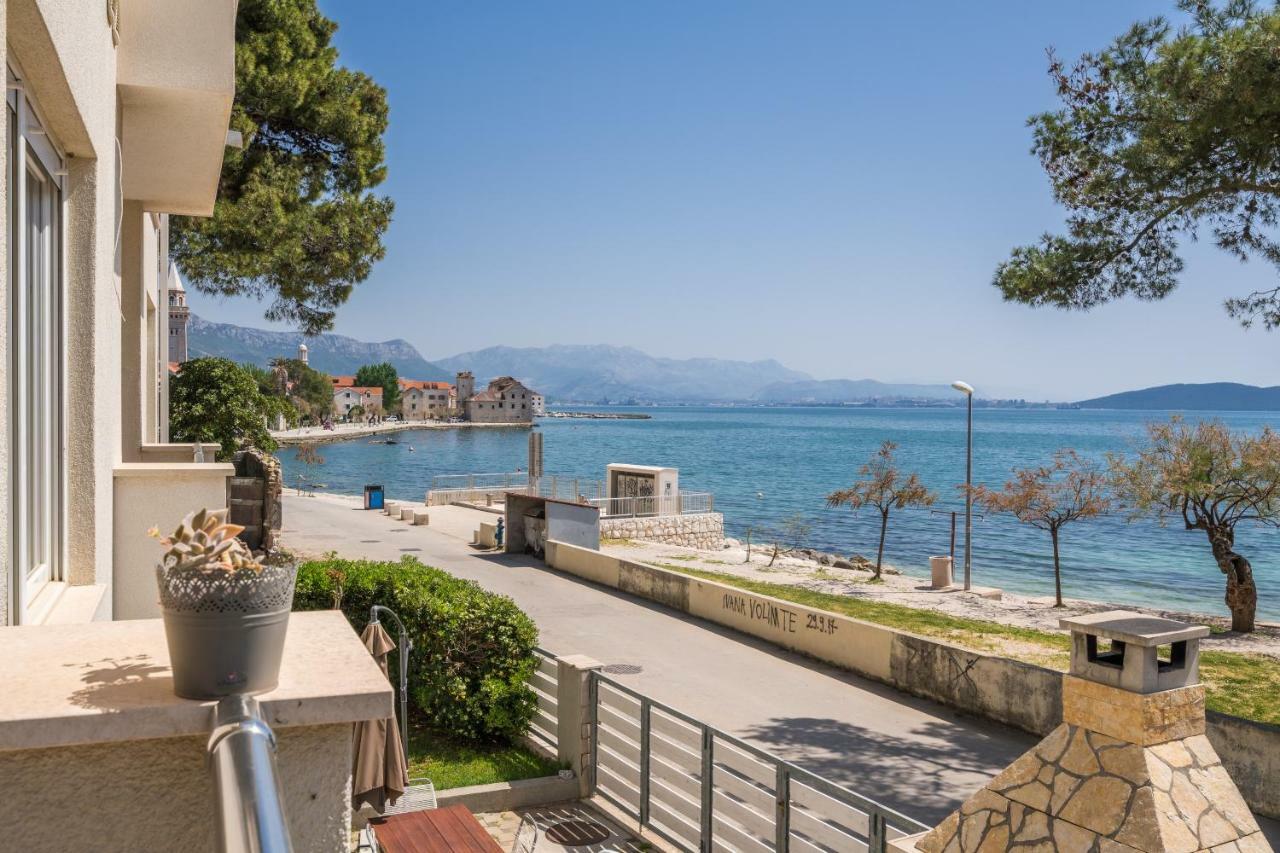 Beachfront Apartments Gabine Kaštela Kültér fotó